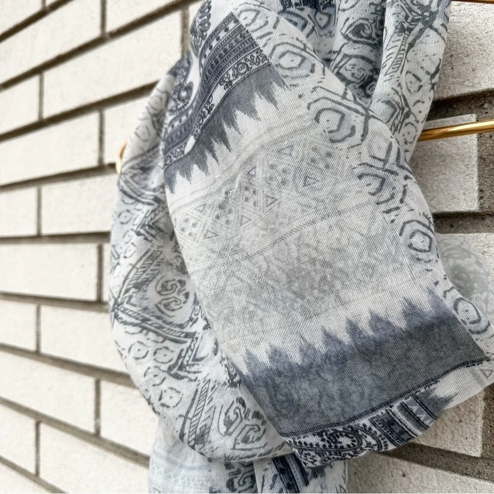 NWT Eyeful Sheer Abstract Paisley Scarf Gray Black White Raw Fringe Wrap